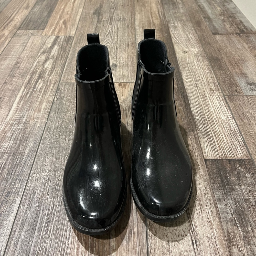 Michael kors size 7 rain boot